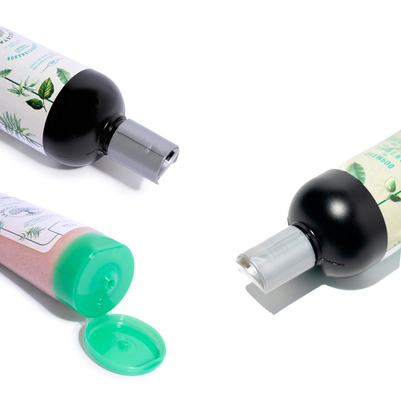 montaje-web-KIT-PARA-CABELLO-GRASO-LA-RECETA_dispensador.jpg